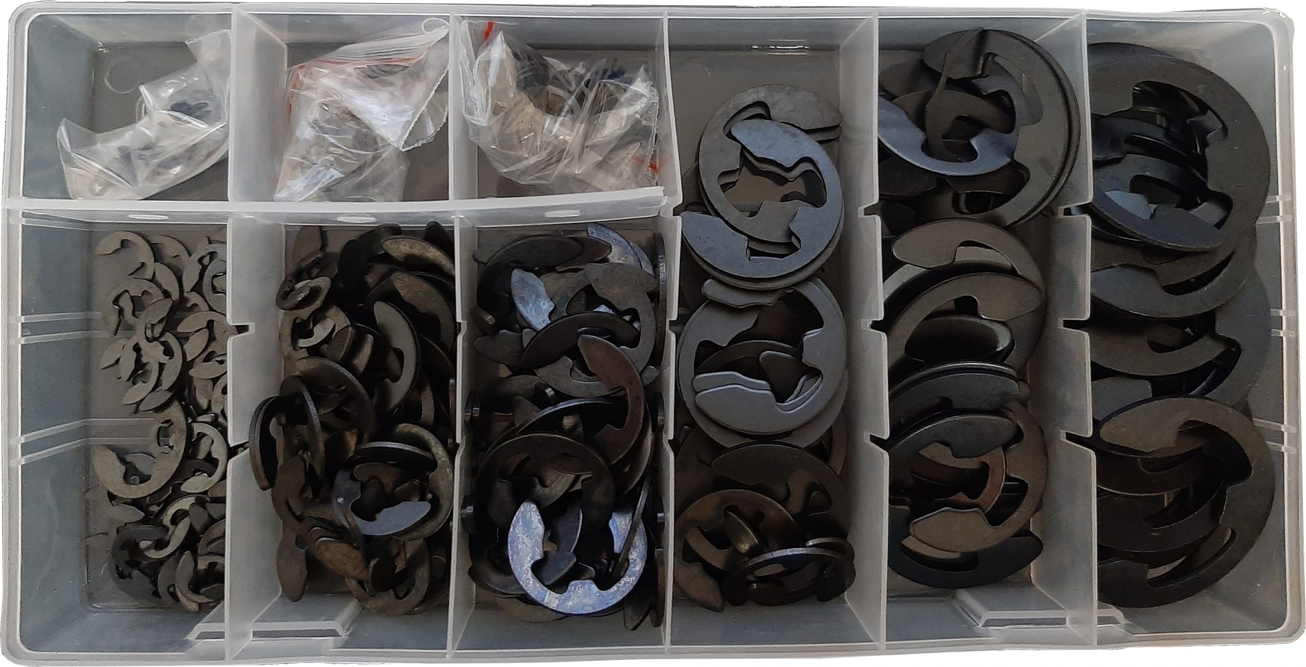 SET USKOČNIKA - SEEGER PRSTENOVA - 300 KOMADA BOX-SS300 - Set opružnih prstenova (uskočnika), 300 dijelova, unutarnji i vanjski promjeri, u praktičnoj kutiji.